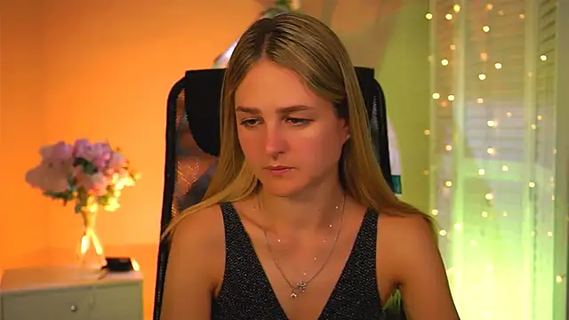 Snapshot of DeboraLarson chatting on March 2026 02:46:01 AM DeboraLarson online show from March 2026 02:46:01 AM