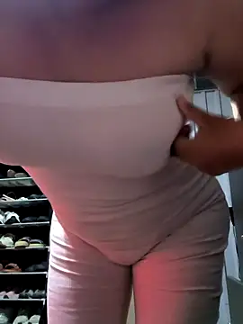 Snapshot of Kasandra02 chatting on February 2026 04:40:02 AM Kasandra02 online show from February 2026 04:40:02 AM