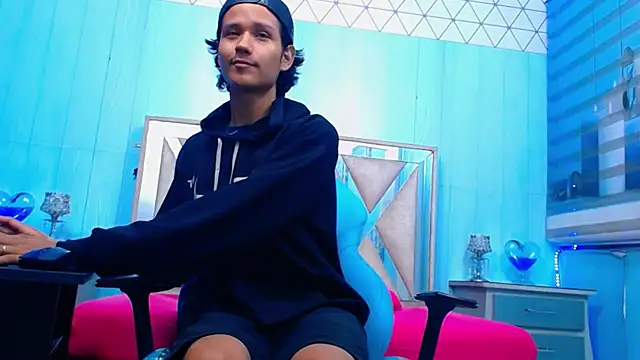 Snapshot of andy_staar chatting on September 2025 12:04:01 AM andy staar online show from September 2025 12:04:01 AM