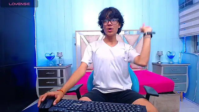 Snapshot of andy_staar chatting on September 2025 11:15:01 AM andy staar online show from September 2025 11:15:01 AM