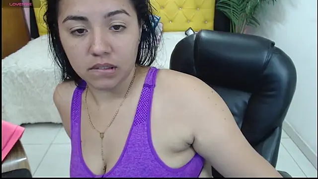 candiapole online show from January 2025 01:02:02 PM