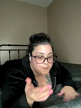 tillymarie34 online show from November 2025 02:47:02 AM