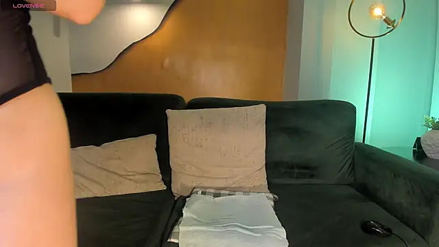 StacyWoods online show from January 2025 01:46:01 PM