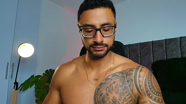 LiamGarcia1 online show from October 2025 02:07:02 PM