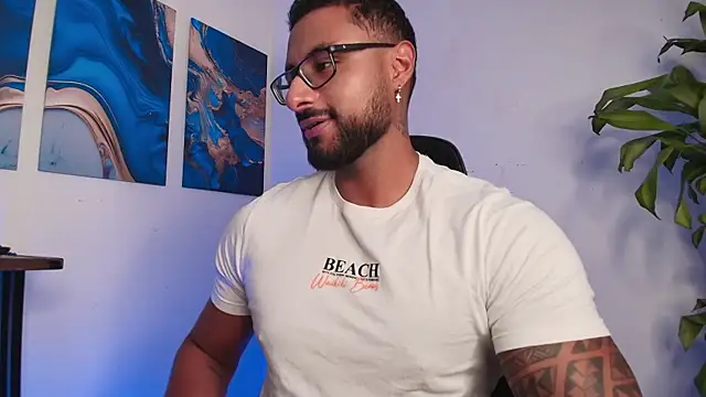 Snapshot of LiamGarcia1 chatting on March 2026 03:29:01 PM LiamGarcia1 online show from March 2026 03:29:01 PM