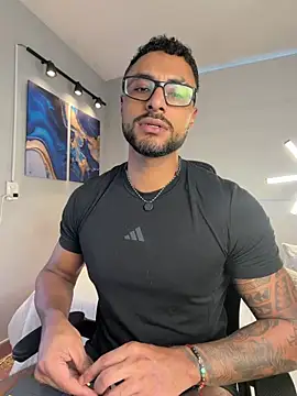 Snapshot of LiamGarcia1 chatting on May 2026 04:22:02 PM LiamGarcia1 online show from May 2026 04:22:02 PM