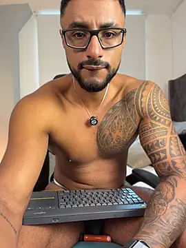Snapshot of LiamGarcia1 chatting on June 2026 02:52:01 PM LiamGarcia1 online show from June 2026 02:52:01 PM