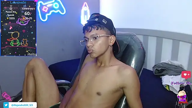 Snapshot of loistwink_ chatting on March 2025 02:41:02 AM loistwink online show from March 2025 02:41:02 AM
