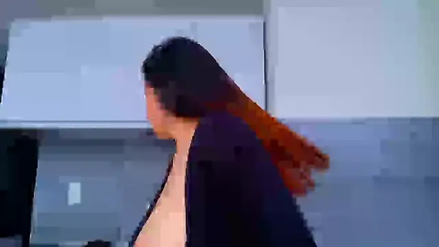 Snapshot of mistressesmoon chatting on December 2024 08:05:01 PM mistressesmoon online show from December 2024 08:05:01 PM