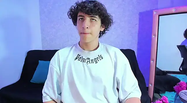 Kerverr  online show from December 2024 10:43:01 PM