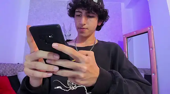 Kerverr  online show from February 2025 07:31:02 PM