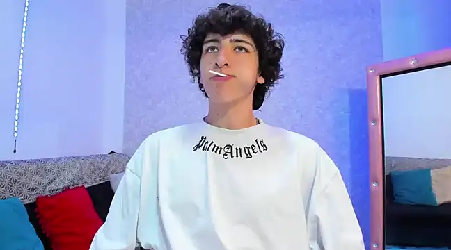 Kerverr  online show from February 2025 10:24:01 PM