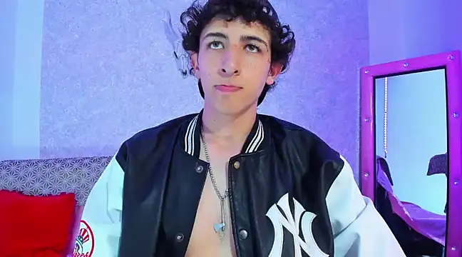 Kerverr  online show from March 2025 11:33:01 PM