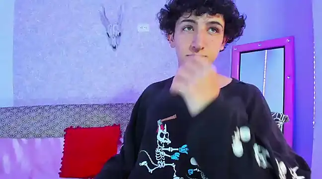 Kerverr  online show from March 2025 03:17:02 PM