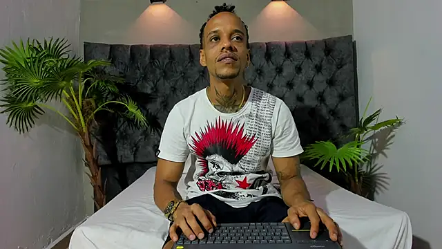 Snapshot of Salomon_koude chatting on April 2026 02:31:01 AM Salomon koude online show from April 2026 02:31:01 AM
