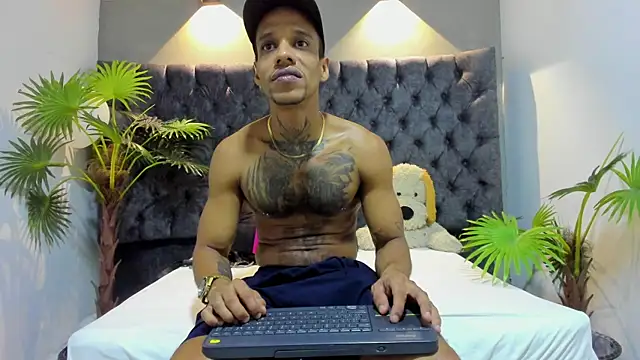 Snapshot of Salomon_koude chatting on May 2026 02:25:01 PM Salomon koude online show from May 2026 02:25:01 PM