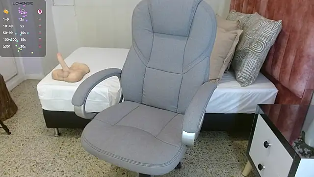 sussy leon online show from October 2025 02:02:02 PM