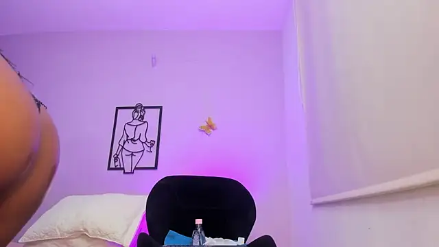 Snapshot of Allison-Bell1 chatting on November 2025 12:11:01 AM Allison-Bell1 online show from November 2025 12:11:01 AM