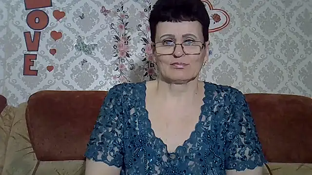 Snapshot of PaulaGolden chatting on April 2026 07:34:02 PM PaulaGolden online show from April 2026 07:34:02 PM