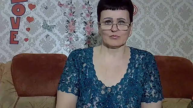 Snapshot of PaulaGolden chatting on April 2026 07:00:01 PM PaulaGolden online show from April 2026 07:00:01 PM