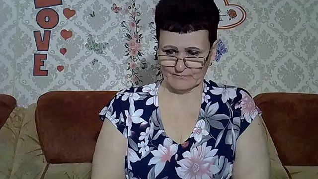 Snapshot of PaulaGolden chatting on April 2026 06:53:01 PM PaulaGolden online show from April 2026 06:53:01 PM