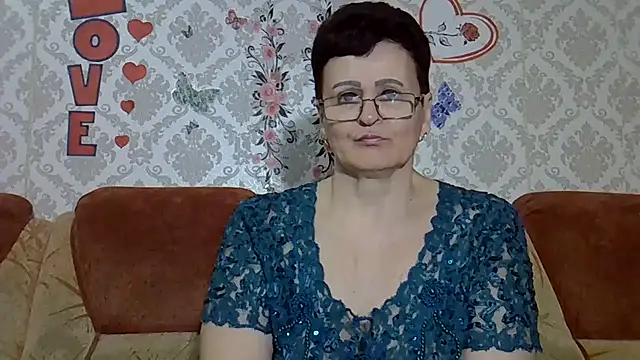 Snapshot of PaulaGolden chatting on April 2026 05:35:02 PM PaulaGolden online show from April 2026 05:35:02 PM