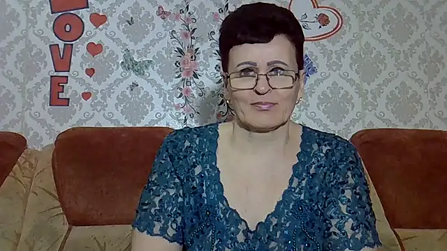 Snapshot of PaulaGolden chatting on April 2026 06:45:02 PM PaulaGolden online show from April 2026 06:45:02 PM