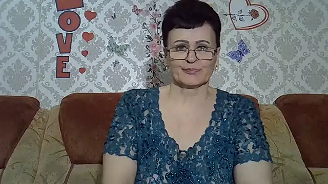 Snapshot of PaulaGolden chatting on April 2026 07:07:02 PM PaulaGolden online show from April 2026 07:07:02 PM
