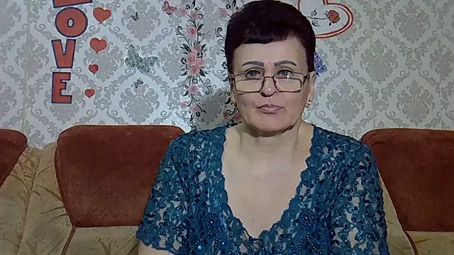 Snapshot of PaulaGolden chatting on April 2026 08:09:02 PM PaulaGolden online show from April 2026 08:09:02 PM