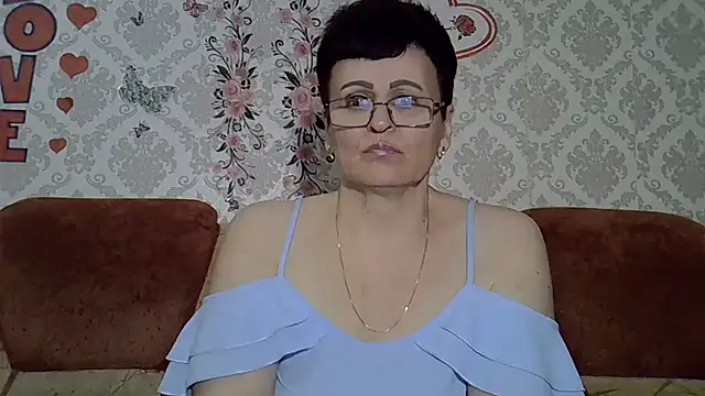 Snapshot of PaulaGolden chatting on May 2026 07:18:01 PM PaulaGolden online show from May 2026 07:18:01 PM