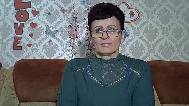 Snapshot of PaulaGolden chatting on May 2026 04:01:02 PM PaulaGolden online show from May 2026 04:01:02 PM