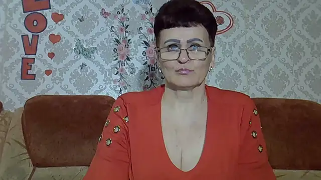 Snapshot of PaulaGolden chatting on June 2026 05:51:01 PM PaulaGolden online show from June 2026 05:51:01 PM