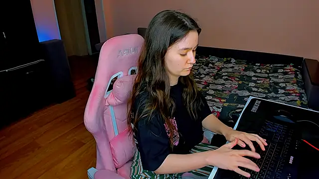 Snapshot of ameli_moon chatting on April 2026 04:26:02 PM ameli moon online show from April 2026 04:26:02 PM