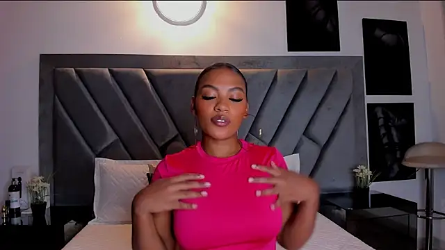 brenda nova18 online show from September 2025 09:19:02 PM