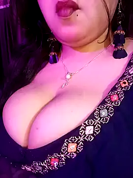 Suhanakhan00 online show from February 2025 06:02:02 PM