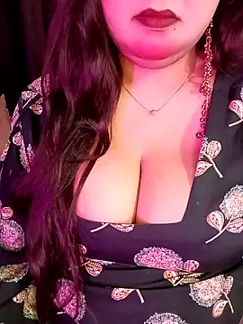 Snapshot of Suhanakhan00 chatting on April 2026 05:43:02 PM Suhanakhan00 online show from April 2026 05:43:02 PM