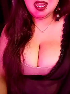 Snapshot of Suhanakhan00 chatting on April 2026 10:13:01 AM Suhanakhan00 online show from April 2026 10:13:01 AM