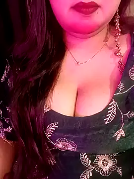 Snapshot of Suhanakhan00 chatting on April 2026 08:19:01 AM Suhanakhan00 online show from April 2026 08:19:01 AM