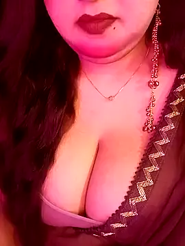 Snapshot of Suhanakhan00 chatting on April 2026 06:57:01 PM Suhanakhan00 online show from April 2026 06:57:01 PM