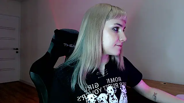 Princess Shy    online show from February 2025 07:38:01 PM