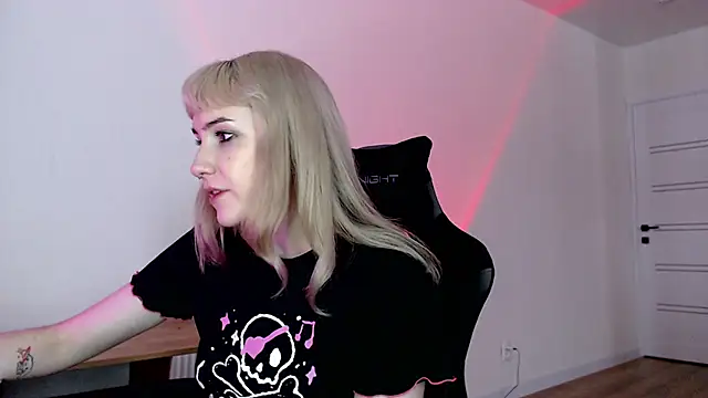 Princess Shy    online show from March 2025 02:15:02 PM