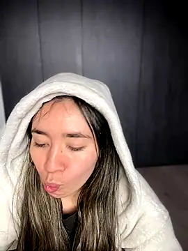 Sophie LS online show from October 2025 07:47:02 PM