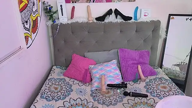 sarawiliamx online show from December 2024 12:44:01 PM