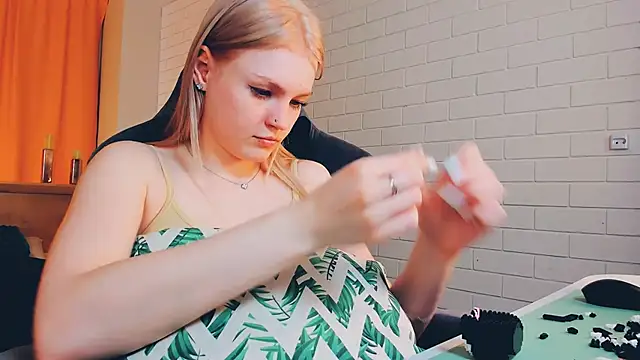 Snapshot of GraceGlamour chatting on January 2025 11:34:02 AM GraceGlamour online show from January 2025 11:34:02 AM