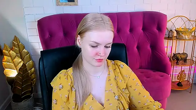 Snapshot of GraceGlamour chatting on January 2025 05:33:02 AM GraceGlamour online show from January 2025 05:33:02 AM