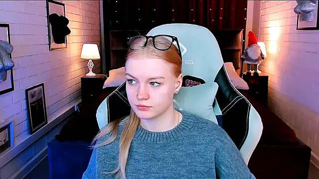 Snapshot of GraceGlamour chatting on January 2025 05:19:01 AM GraceGlamour online show from January 2025 05:19:01 AM