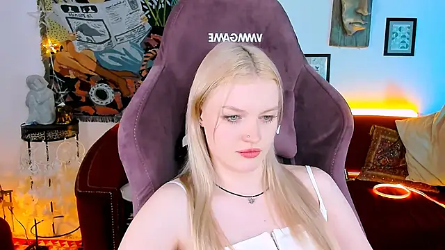 Snapshot of GraceGlamour chatting on January 2025 08:25:01 AM GraceGlamour online show from January 2025 08:25:01 AM