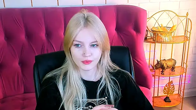 Snapshot of GraceGlamour chatting on January 2025 05:30:01 AM GraceGlamour online show from January 2025 05:30:01 AM