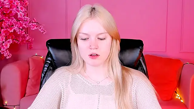 Snapshot of GraceGlamour chatting on February 2025 05:31:02 AM GraceGlamour online show from February 2025 05:31:02 AM