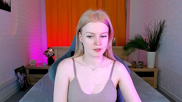 Snapshot of GraceGlamour chatting on February 2025 05:08:01 AM GraceGlamour online show from February 2025 05:08:01 AM